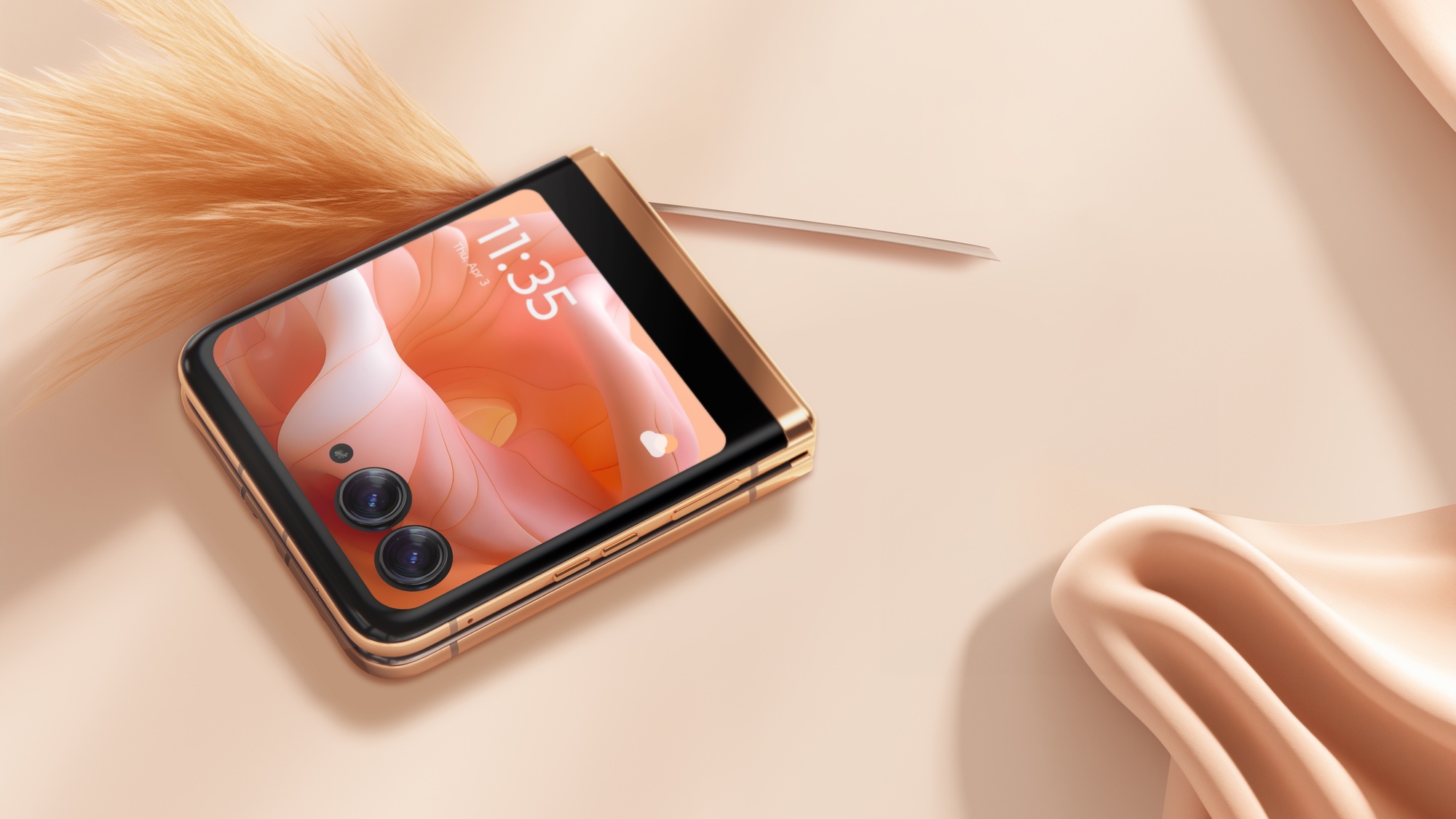 Motorola Razr Plus in Peach Fuzz